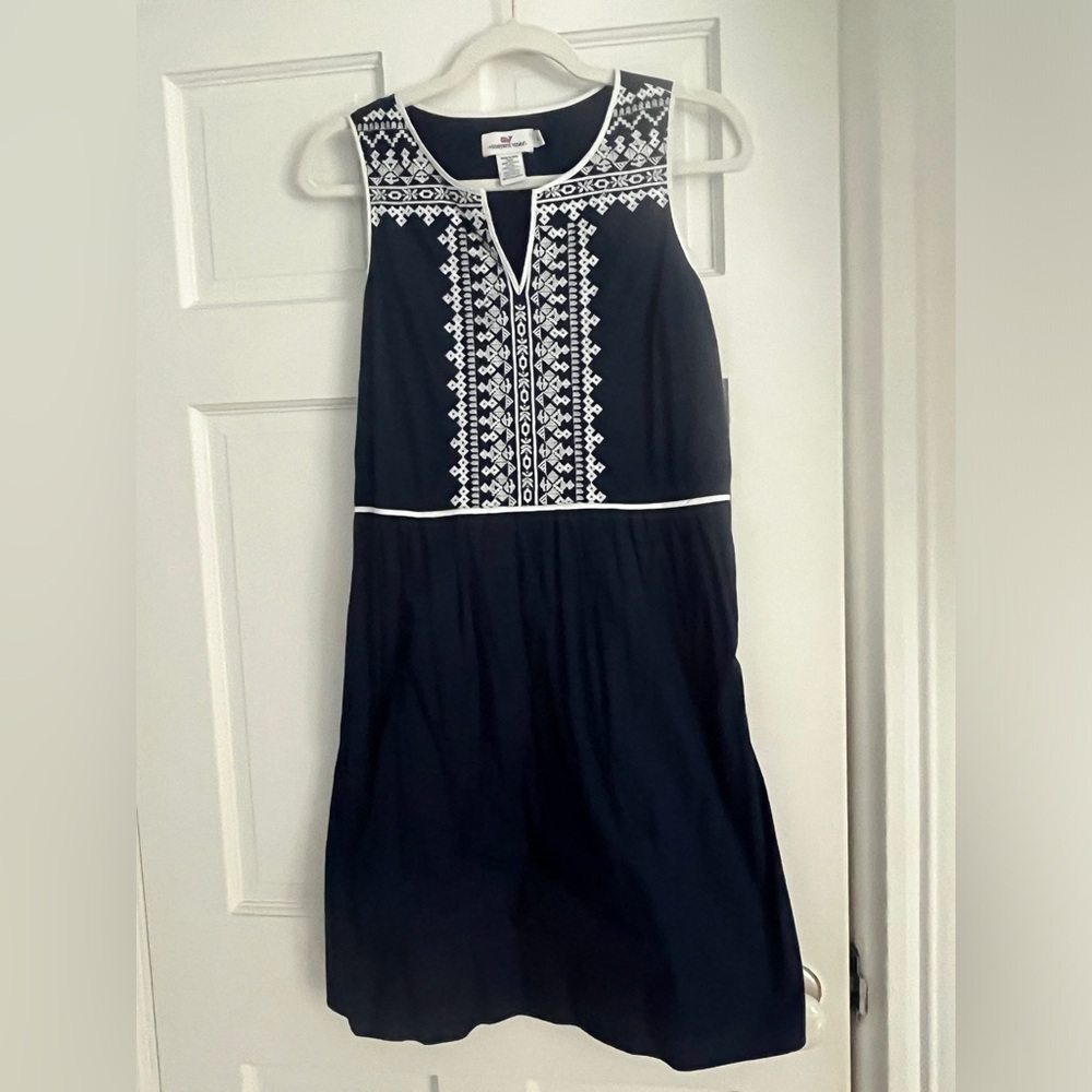 Navy and white Vineyard Vines dress
